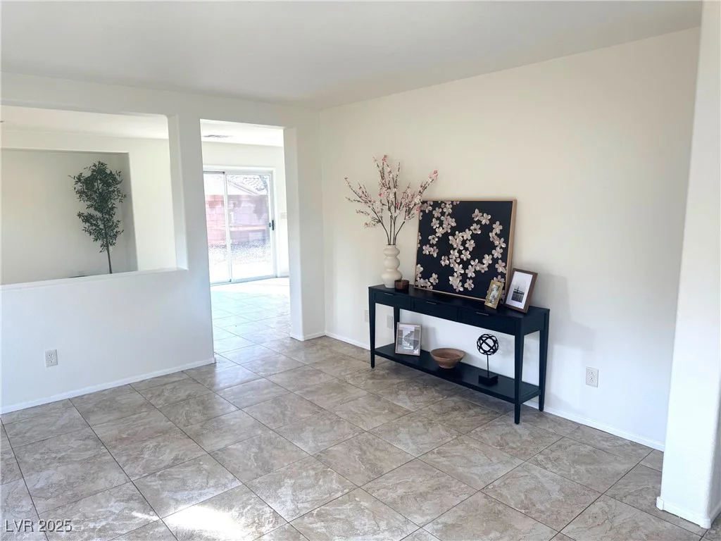 11057 Desert Dove, Las Vegas, NV 89144