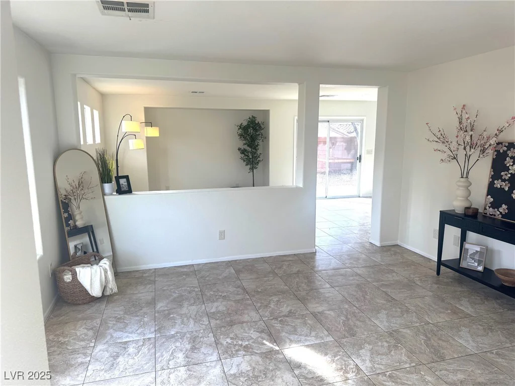 11057 Desert Dove, Las Vegas, NV 89144