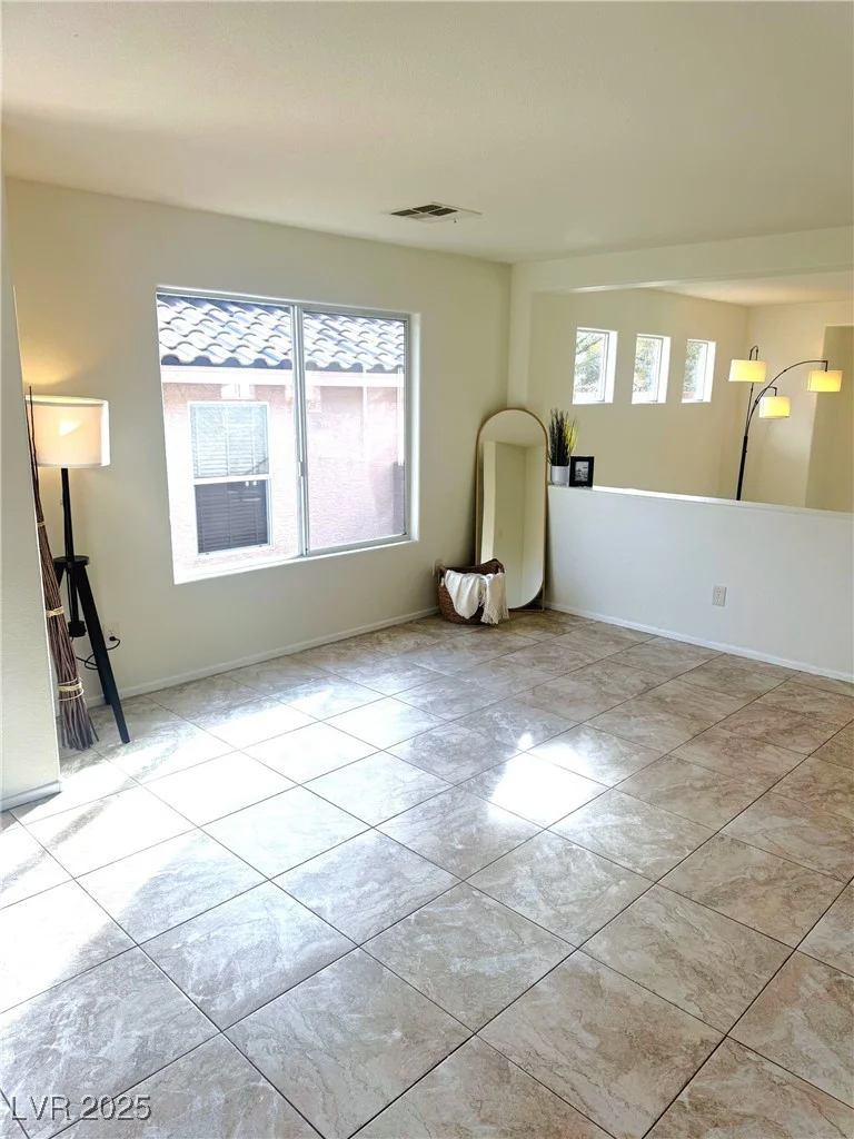 11057 Desert Dove, Las Vegas, NV 89144
