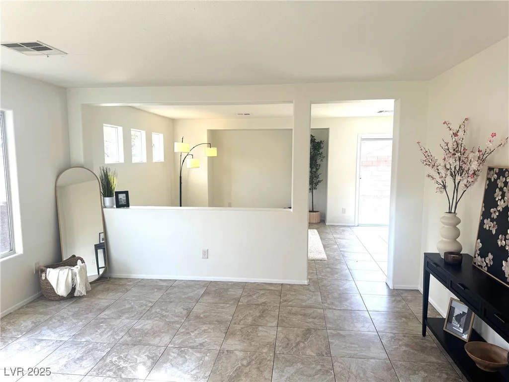 11057 Desert Dove, Las Vegas, NV 89144
