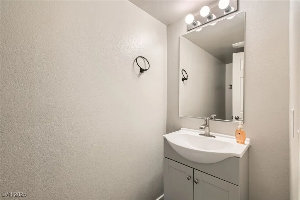 4710 Ridgeley, North Las Vegas, NV 89084