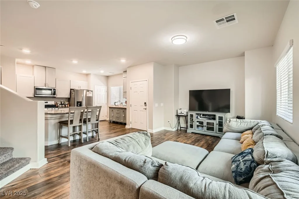 4710 Ridgeley, North Las Vegas, NV 89084