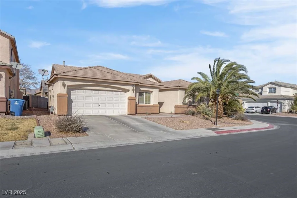 5600 Blue Peak, Las Vegas, NV 89131