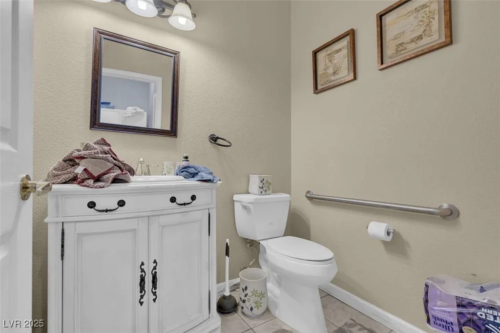 5600 Blue Peak, Las Vegas, NV 89131