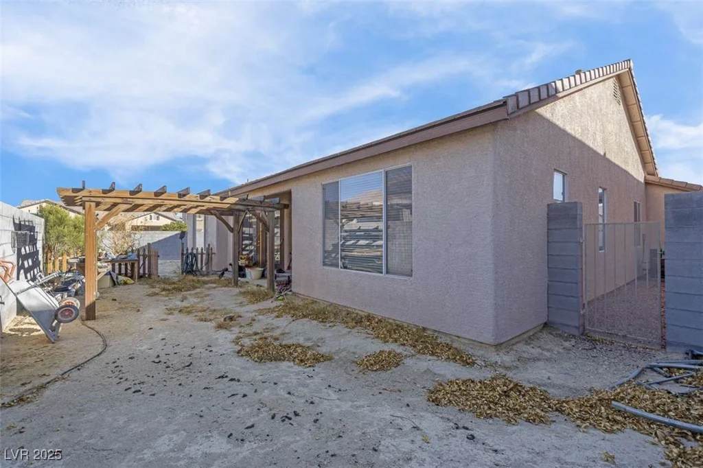 5600 Blue Peak, Las Vegas, NV 89131