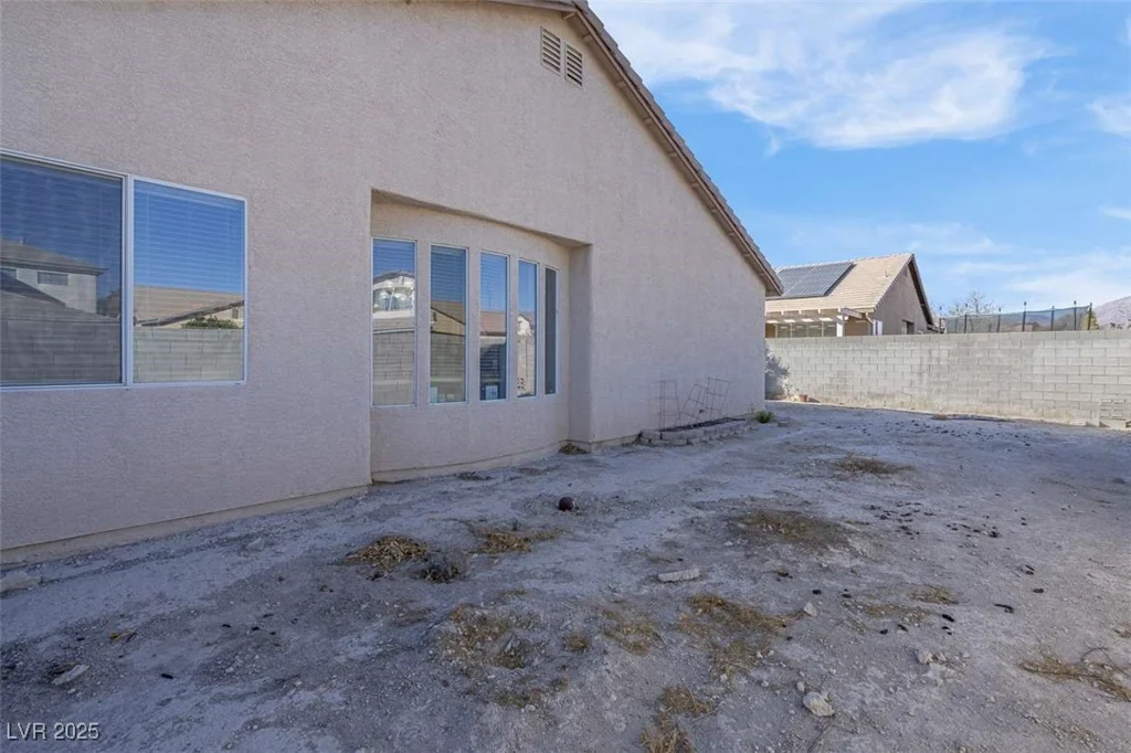 5600 Blue Peak, Las Vegas, NV 89131