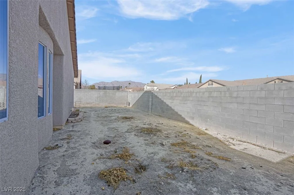 5600 Blue Peak, Las Vegas, NV 89131
