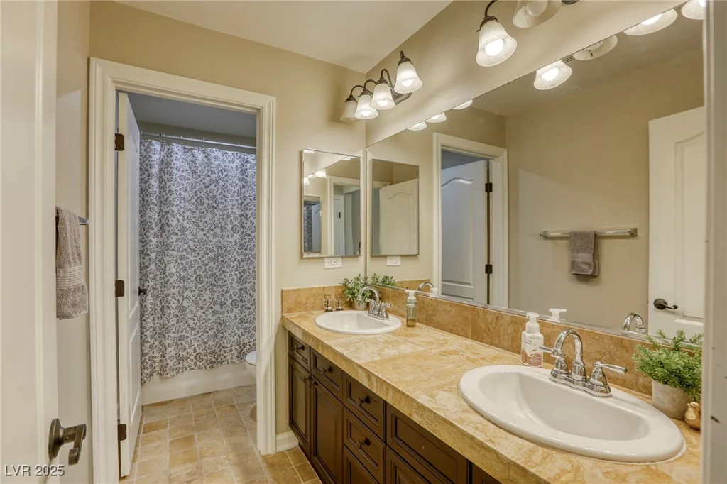 9950 Waxberry, Las Vegas, NV 89178