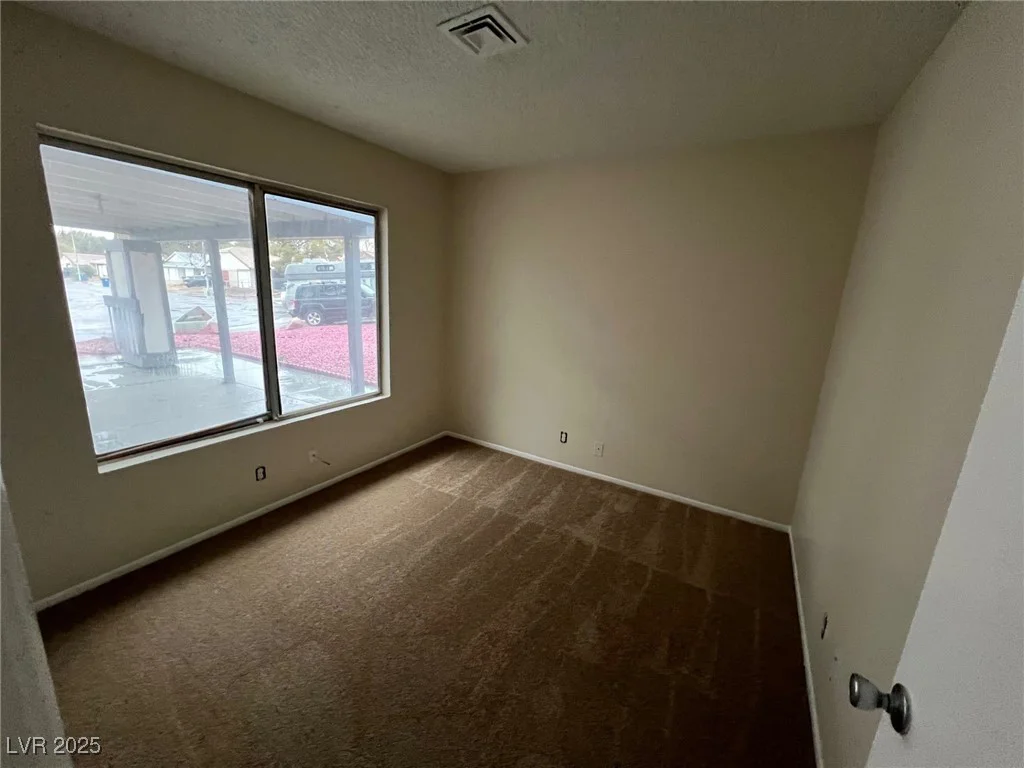 7046 Royal Meadow, Las Vegas, NV 89147