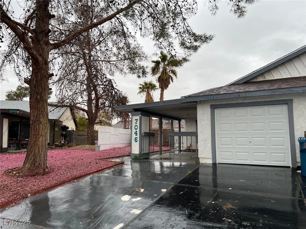7046 Royal Meadow, Las Vegas, NV 89147
