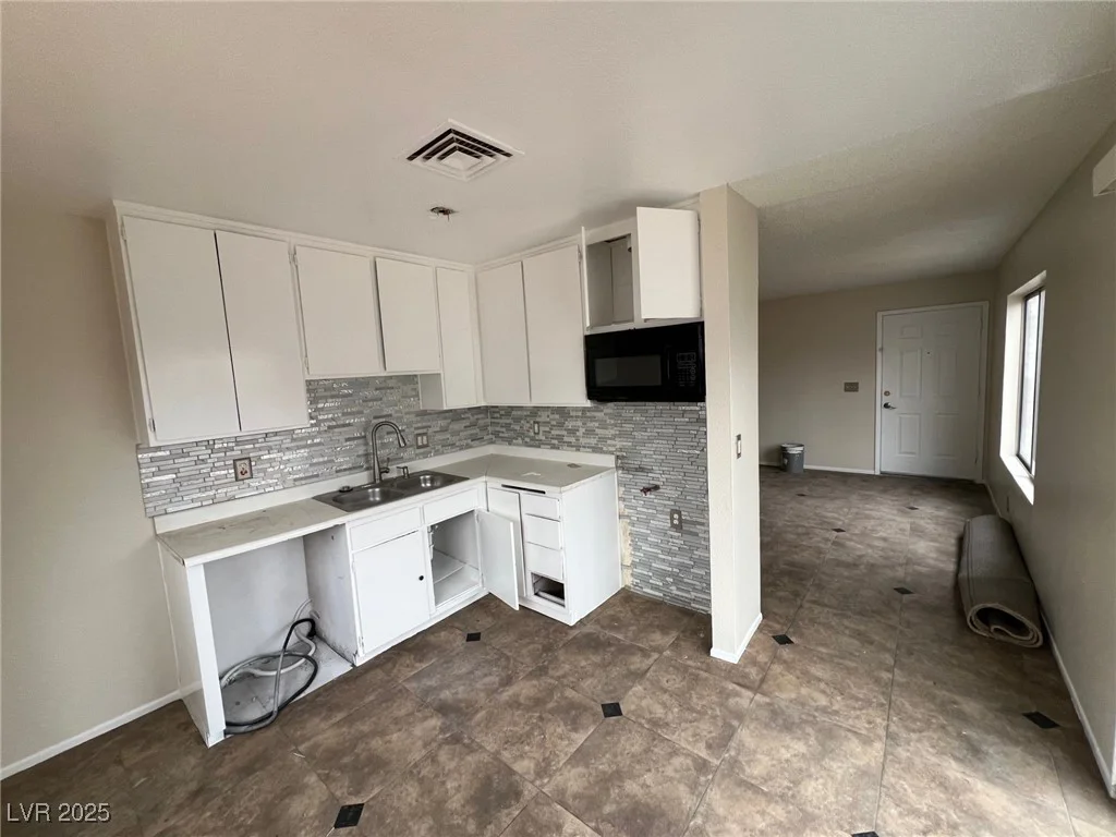 7046 Royal Meadow, Las Vegas, NV 89147