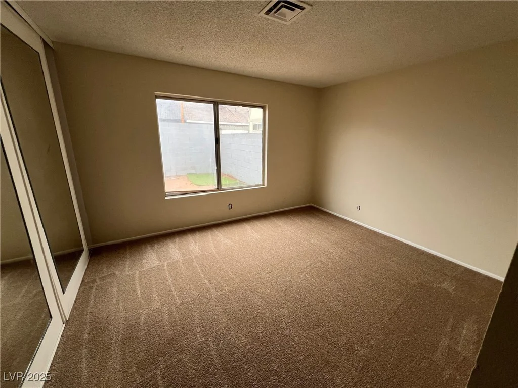 7046 Royal Meadow, Las Vegas, NV 89147