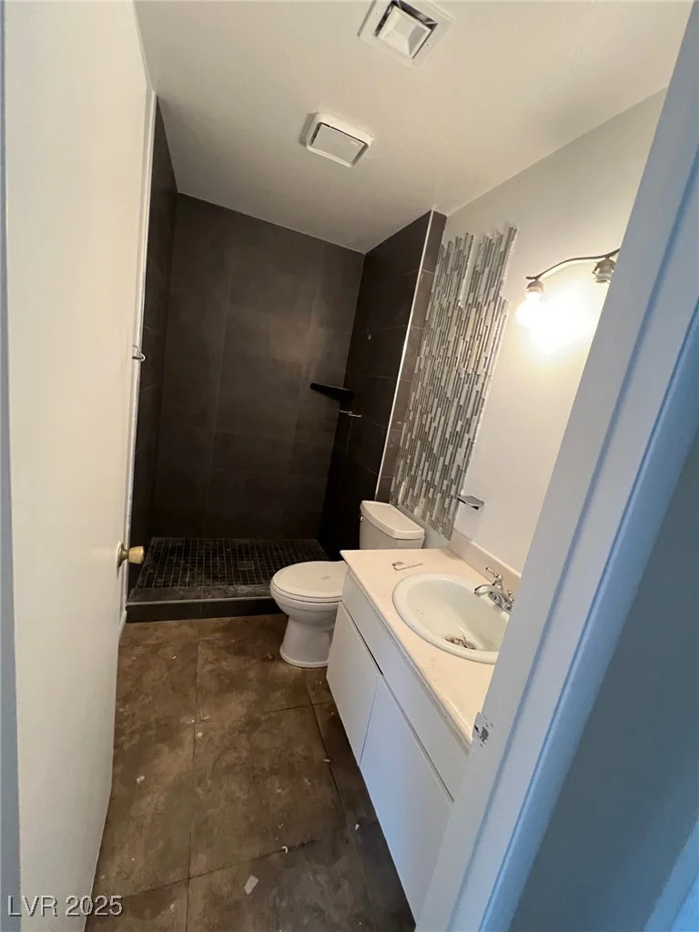 7046 Royal Meadow, Las Vegas, NV 89147