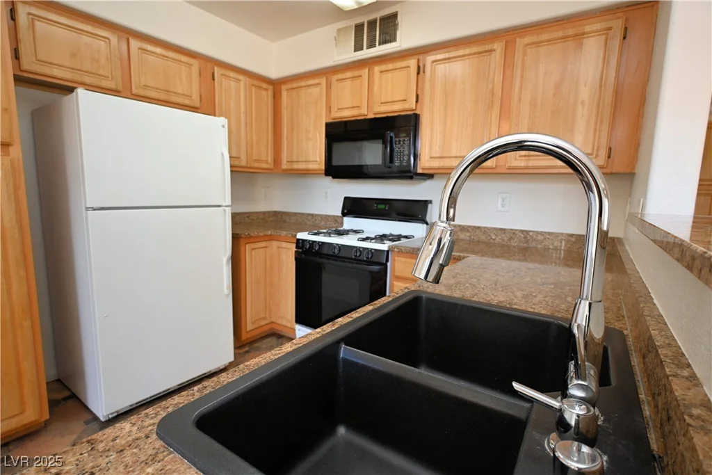 5710 Tropicana, Las Vegas, NV 89122