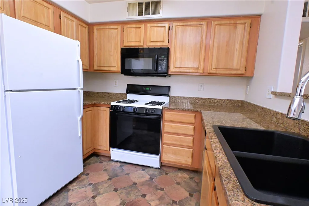 5710 Tropicana, Las Vegas, NV 89122