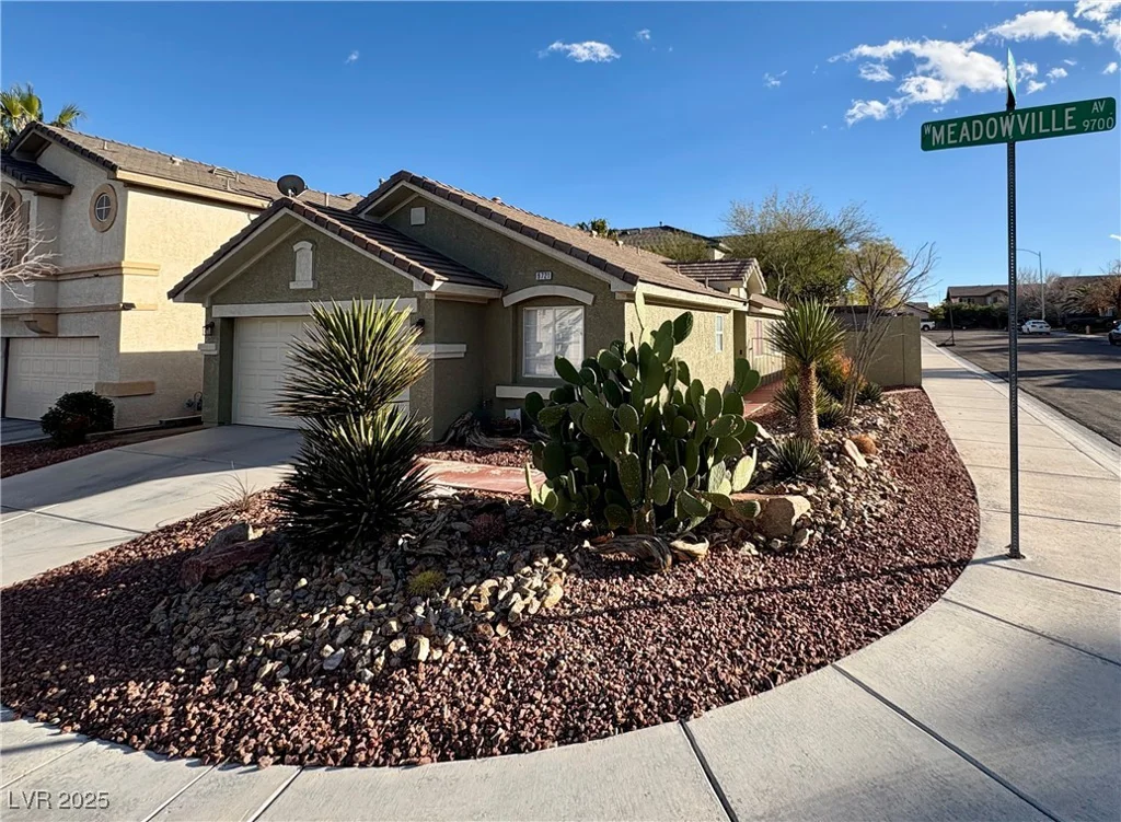 9721 Meadowville, Las Vegas, NV 89129