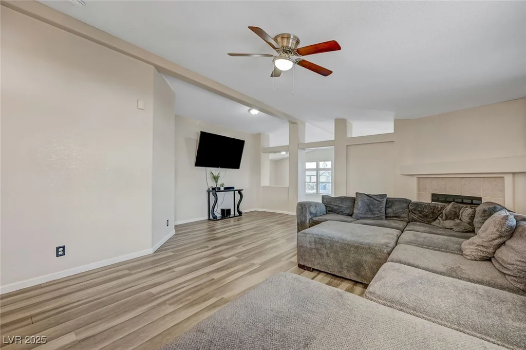 4891 Hildago, Las Vegas, NV 89121