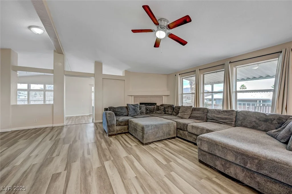 4891 Hildago, Las Vegas, NV 89121