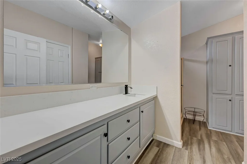4891 Hildago, Las Vegas, NV 89121