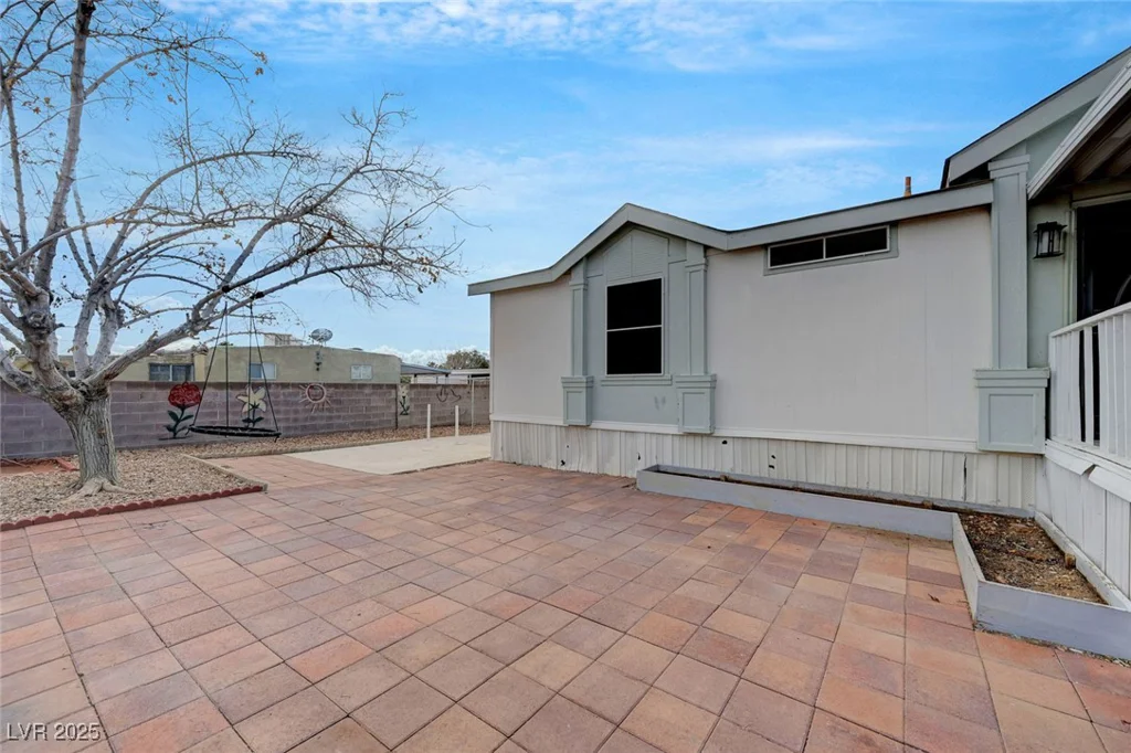 4891 Hildago, Las Vegas, NV 89121