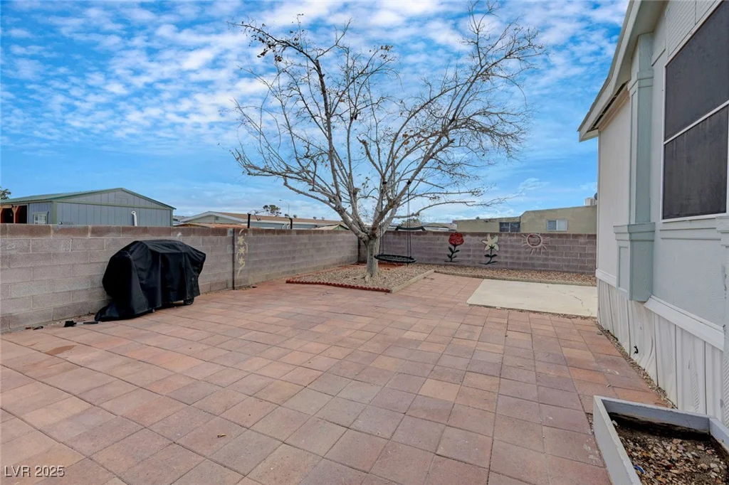 4891 Hildago, Las Vegas, NV 89121