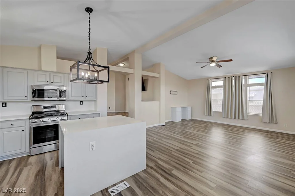 4891 Hildago, Las Vegas, NV 89121