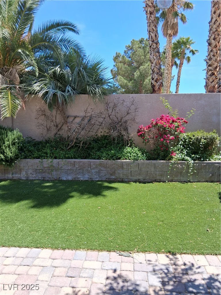 5830 Springmist, North Las Vegas, NV 89031