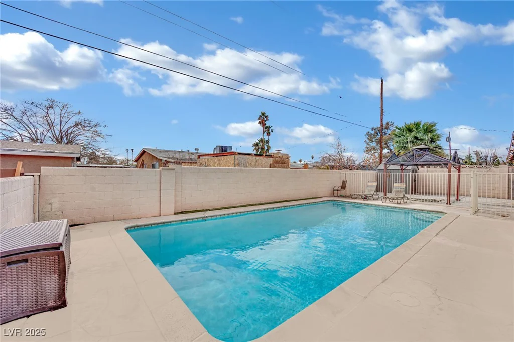 5729 Heron, Las Vegas, NV 89107