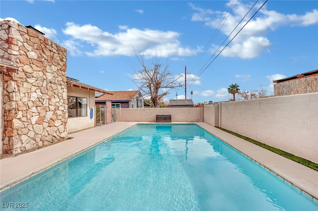 5729 Heron, Las Vegas, NV 89107