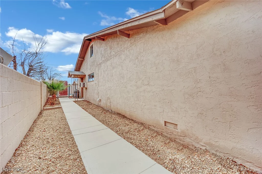 5729 Heron, Las Vegas, NV 89107