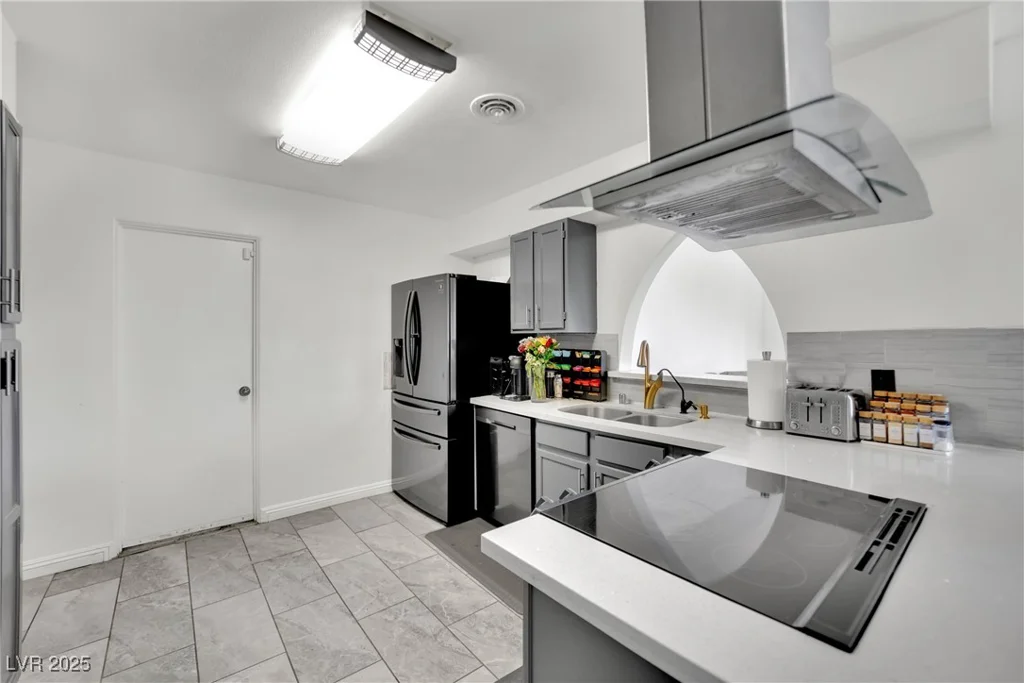 5729 Heron, Las Vegas, NV 89107
