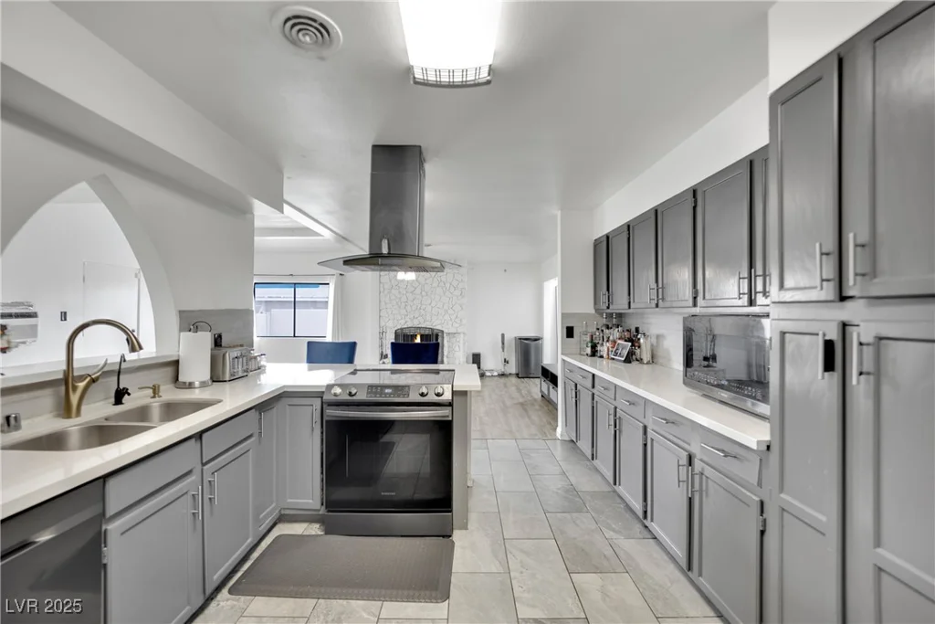 5729 Heron, Las Vegas, NV 89107