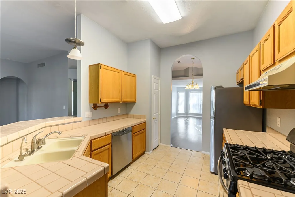 5220 Desert Star, Las Vegas, NV 89130
