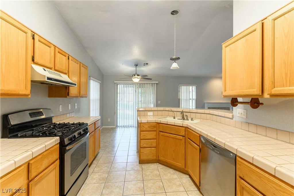 5220 Desert Star, Las Vegas, NV 89130