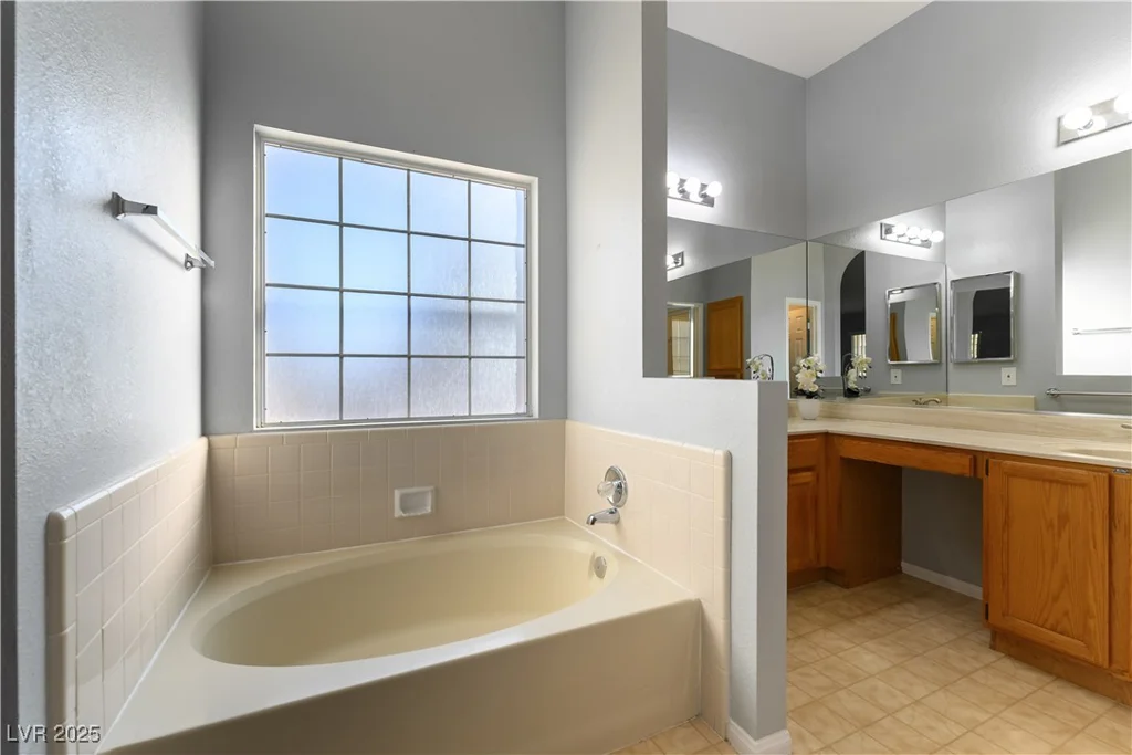 5220 Desert Star, Las Vegas, NV 89130