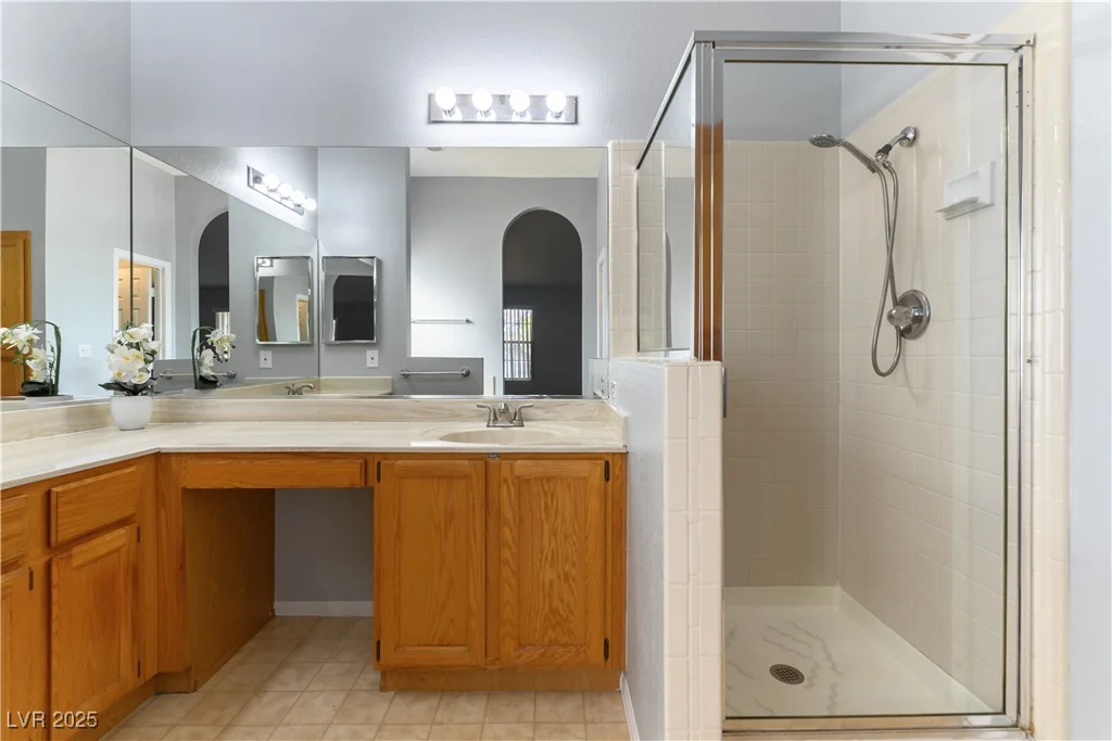 5220 Desert Star, Las Vegas, NV 89130