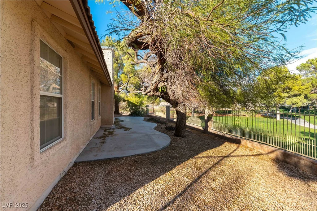 5220 Desert Star, Las Vegas, NV 89130