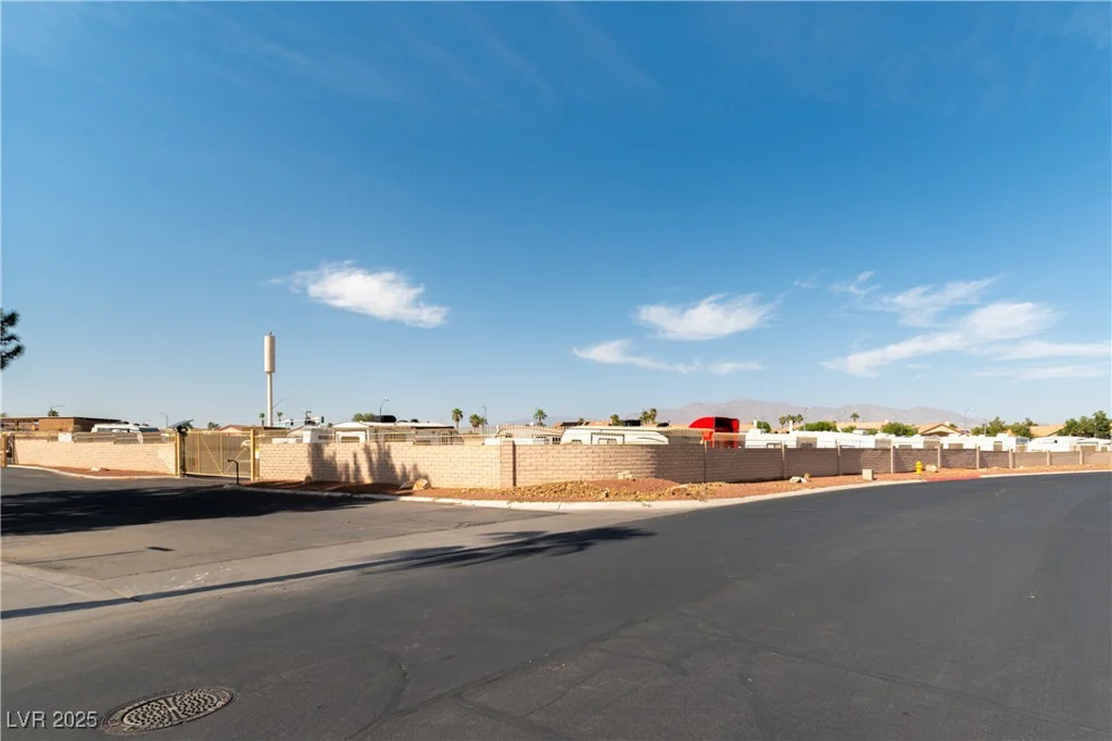 5220 Desert Star, Las Vegas, NV 89130