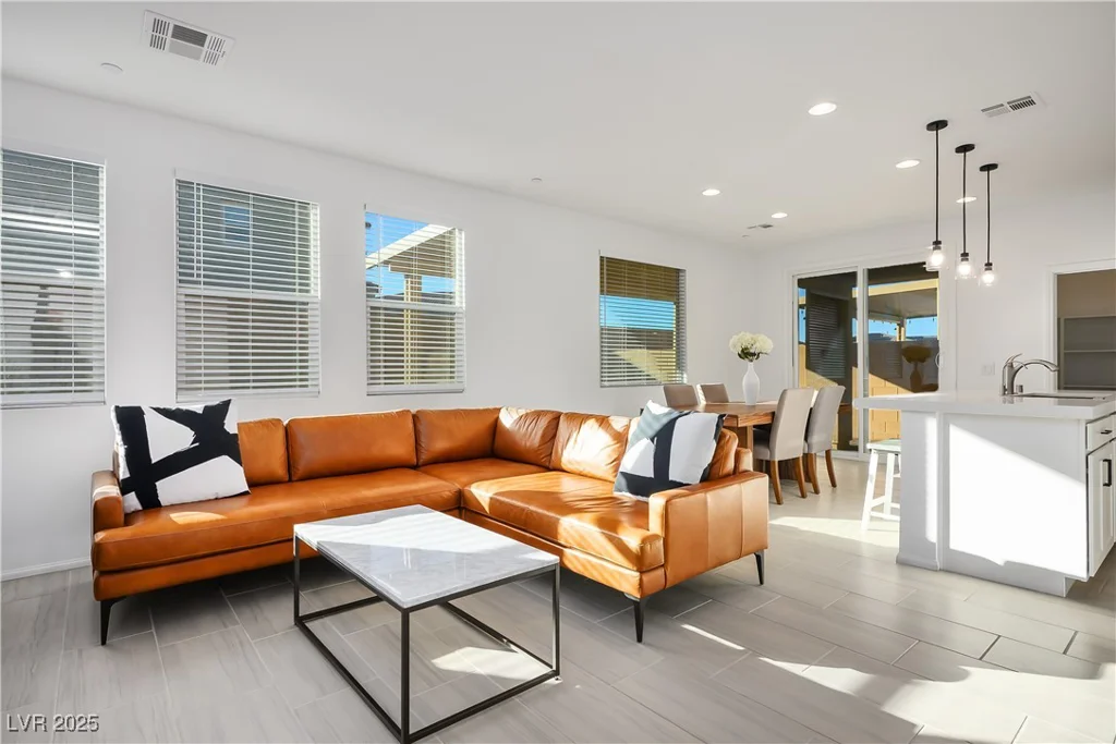 8803 Burray, Las Vegas, NV 89166