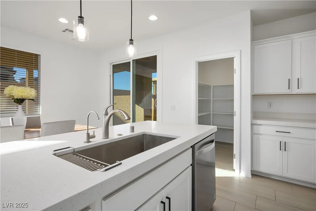 8803 Burray, Las Vegas, NV 89166