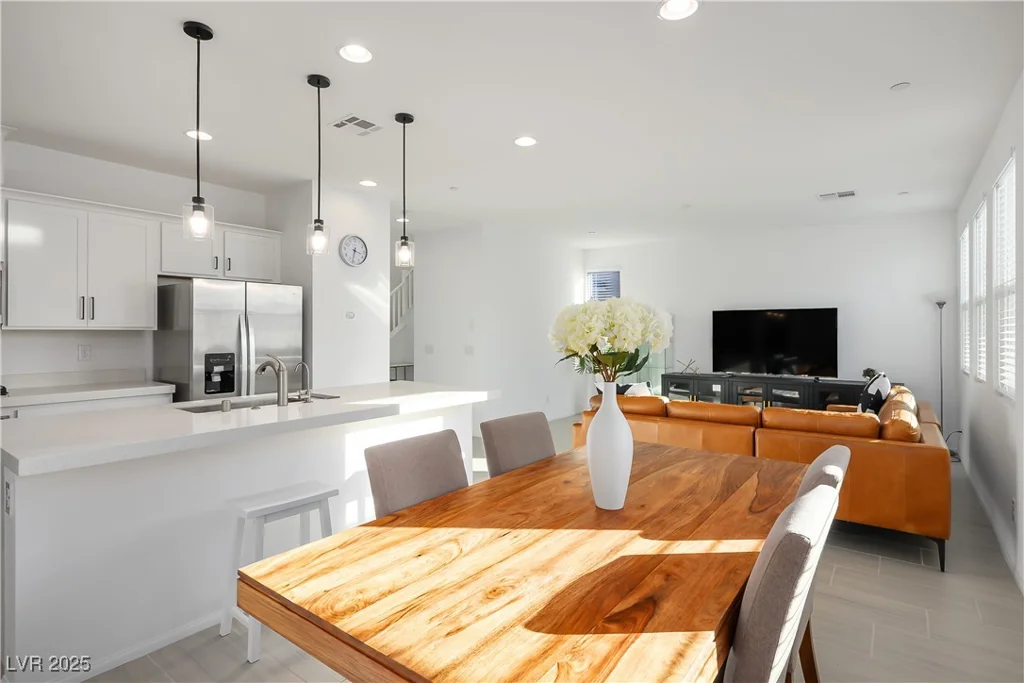8803 Burray, Las Vegas, NV 89166