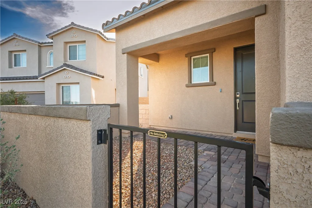 8803 Burray, Las Vegas, NV 89166