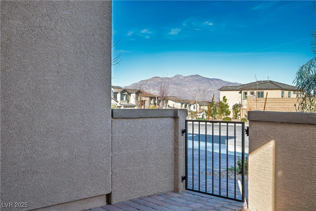 8803 Burray, Las Vegas, NV 89166