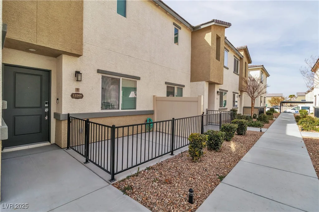 12268 Desert Light, Las Vegas, NV 89183