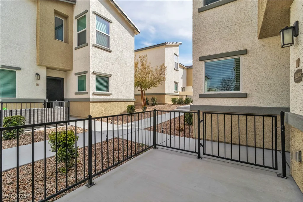 12268 Desert Light, Las Vegas, NV 89183