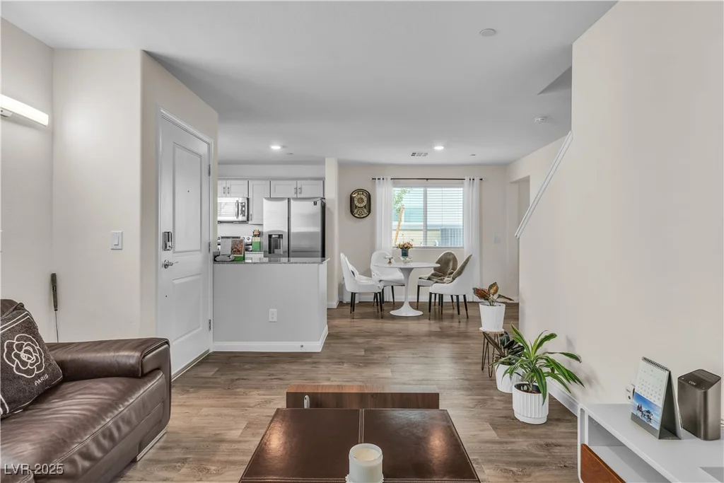 12268 Desert Light, Las Vegas, NV 89183