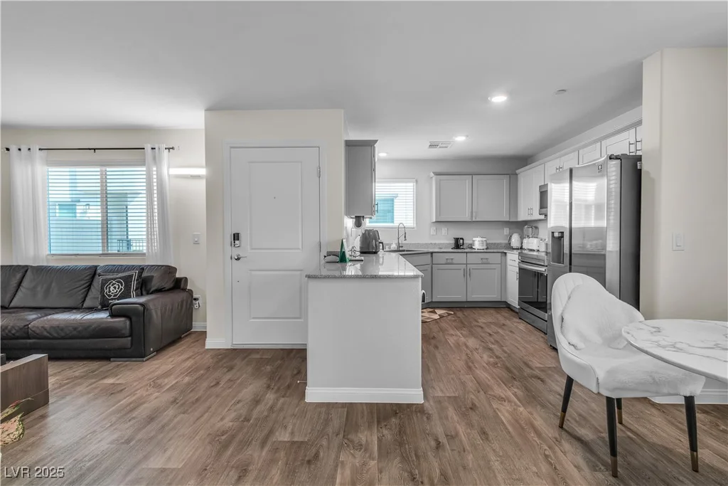 12268 Desert Light, Las Vegas, NV 89183