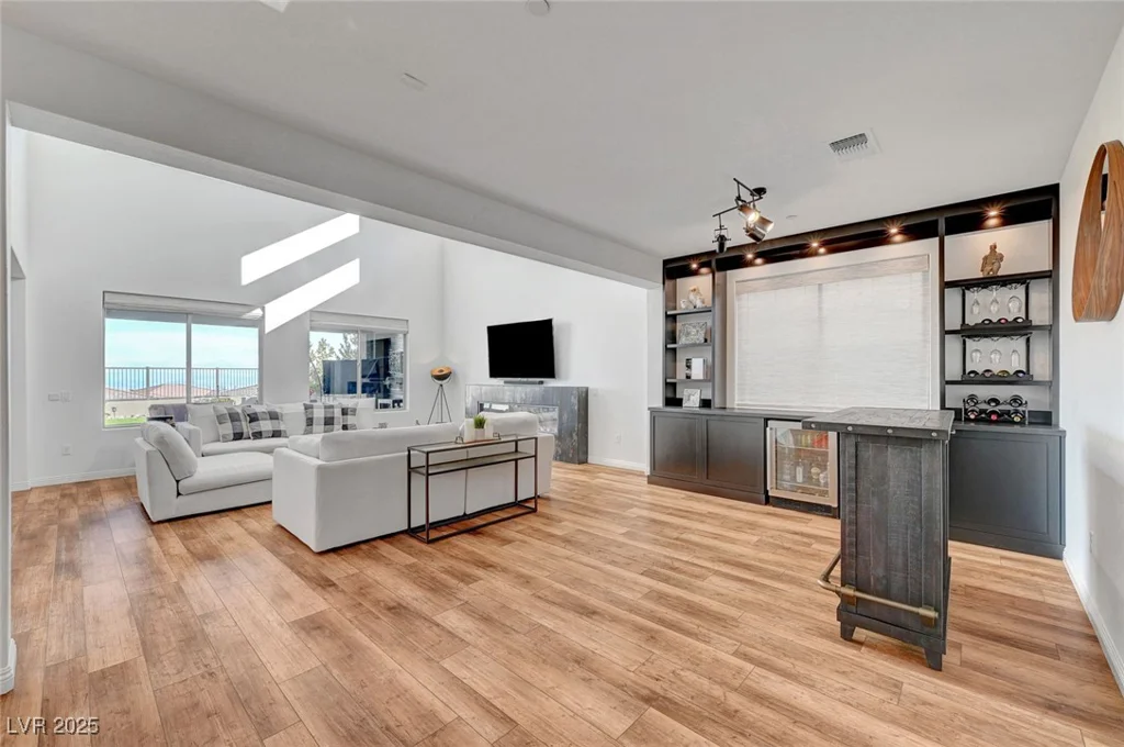 394 Red Feather Peak, Las Vegas, NV 89138