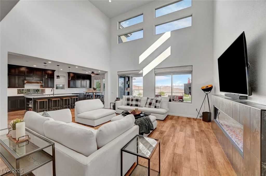 394 Red Feather Peak, Las Vegas, NV 89138