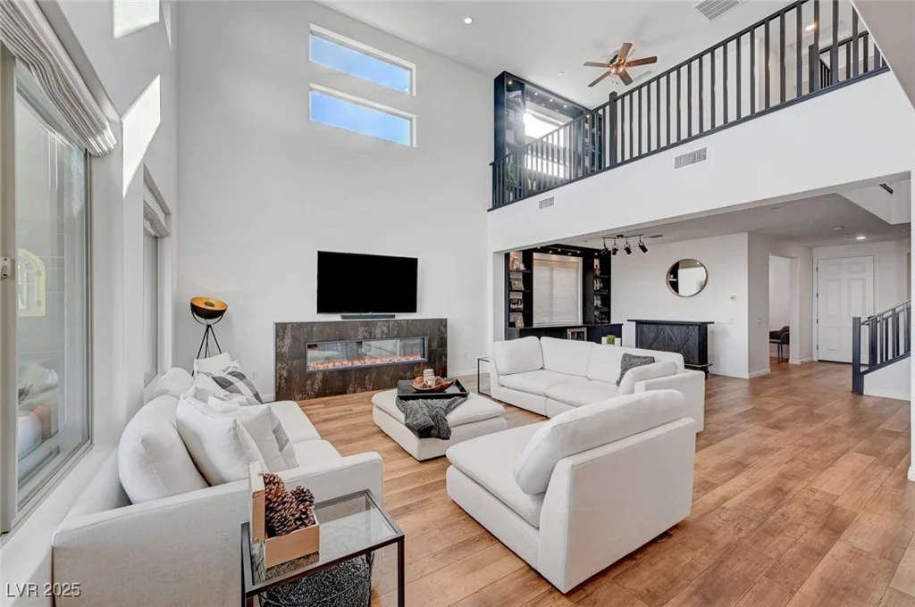 394 Red Feather Peak, Las Vegas, NV 89138